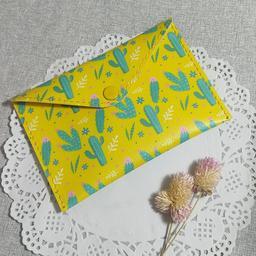کیف دستمال کاغذی کاکتوس زمینه زرد چرم مصنوعی