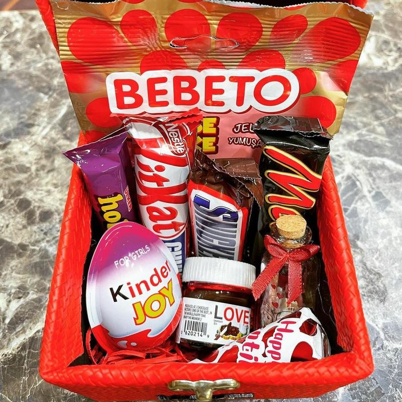 جعبه هدیه خوراکی سوپرایزی( ارسال رایگان) شکلات  نوتلا و بطری هدیه