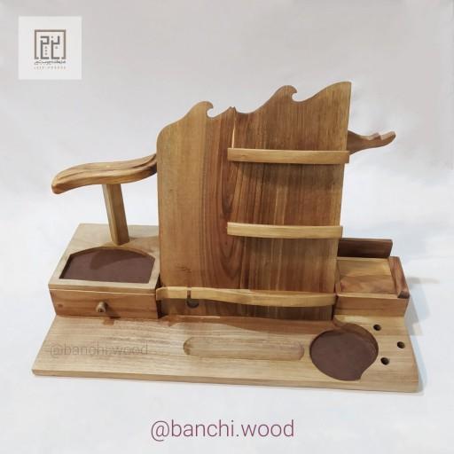 استند رومیزی چوبی(چوب گردو) بَنچی
ابعاد:25*50
چوب گردو