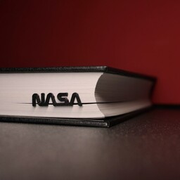 نشانگر کتاب بوک مارک طرح ناسا NASA رنگ مشکی طول 11 سانتی متر