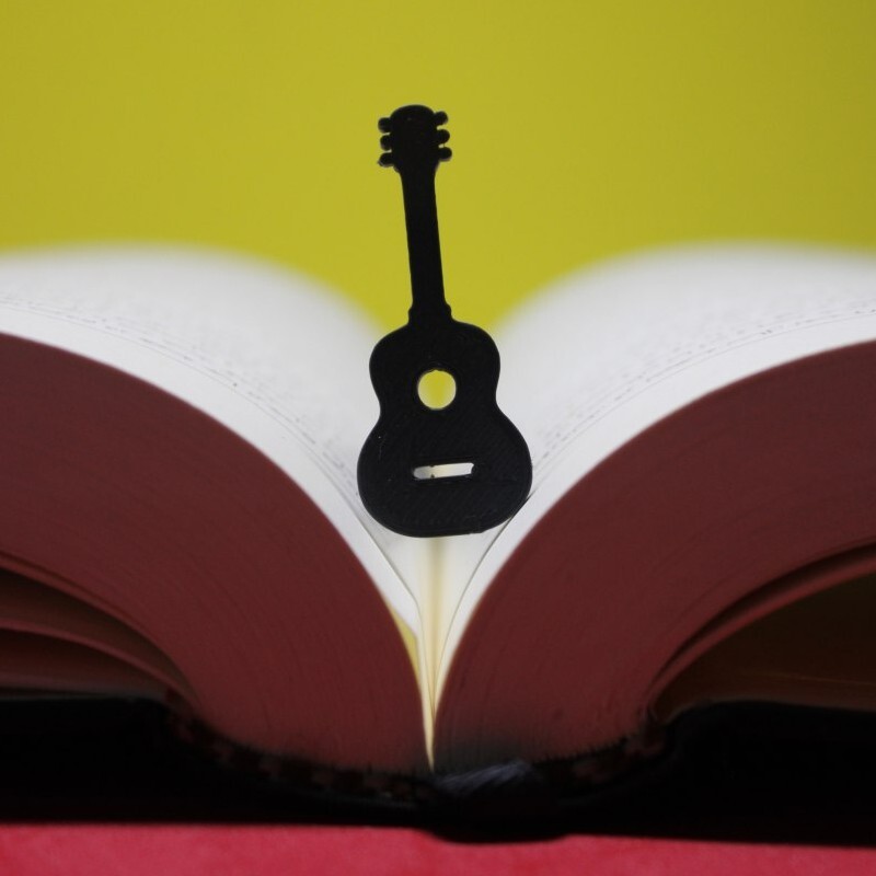 نشانگر کتاب بوک مارک طرح گیتار  رنگ مشکی طول 11 سانتی متر