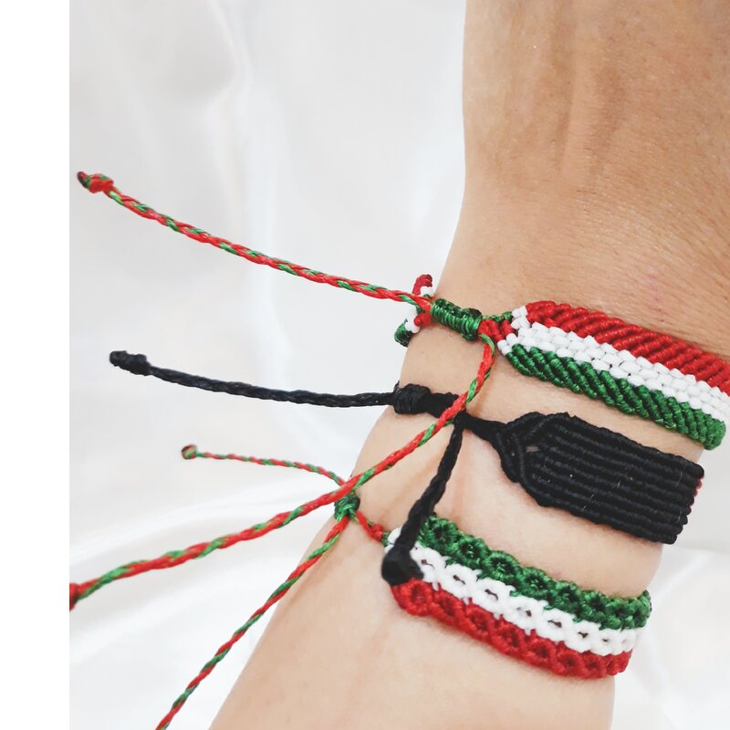 دستبند  پرچم ایران ،بافته شده با نخ مونزده ،هم طرح مناسب آقایان و هم خانم ها 