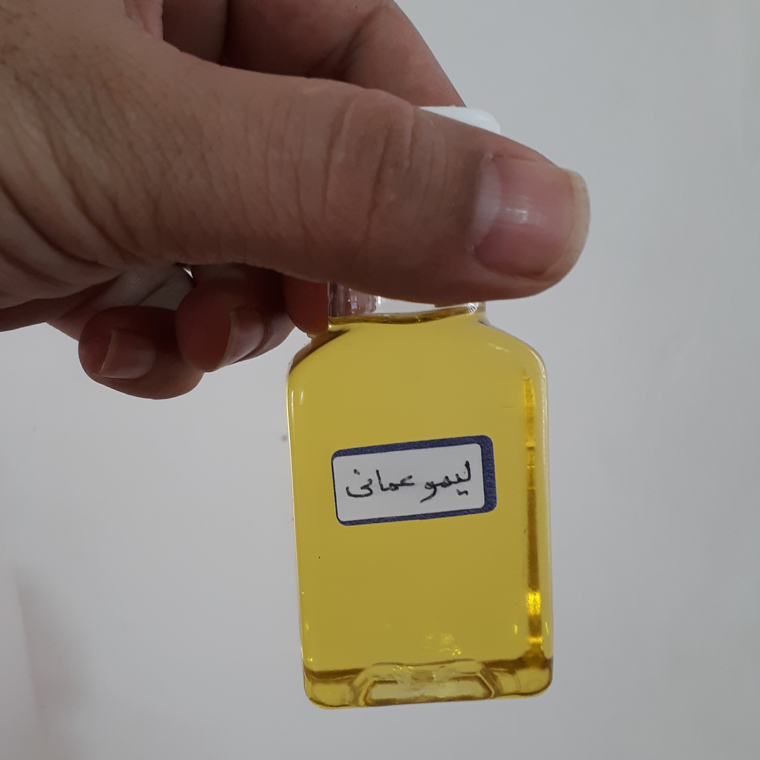 روغن لیمو اصلی و درجه یک گلستان( 60cc)
