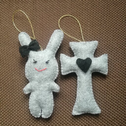 پک جا کلیدی و آویز خرگوش و صلیب نمدی