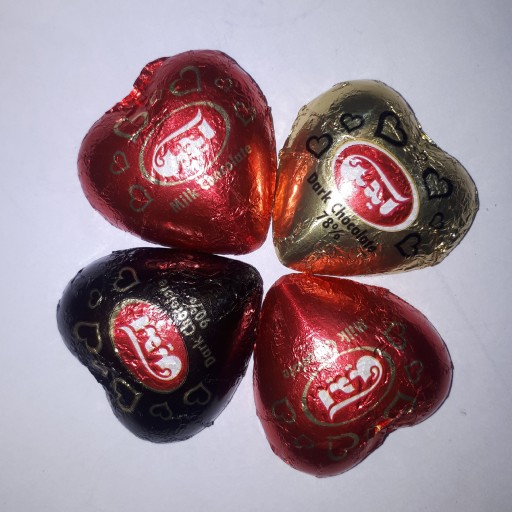 شکلات قلبی خالص کاکائو تلخ (78،90درصد) و شیرین آیدین(100 گرمی،16 عددی)