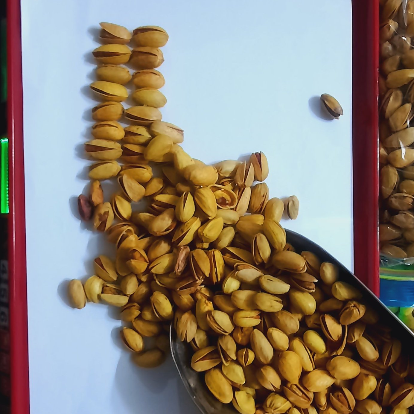 پسته اکبری خندان ممتاز (900گرم خالص)