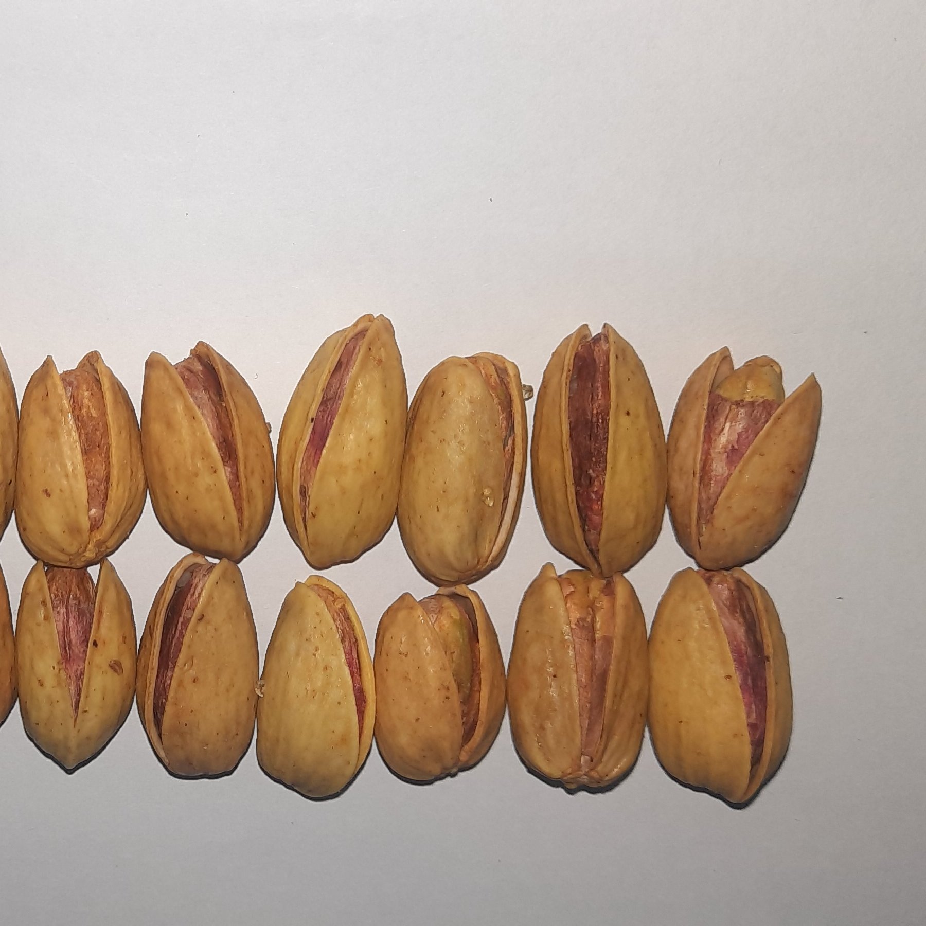 پسته اکبری خندان ممتاز (900گرم خالص)