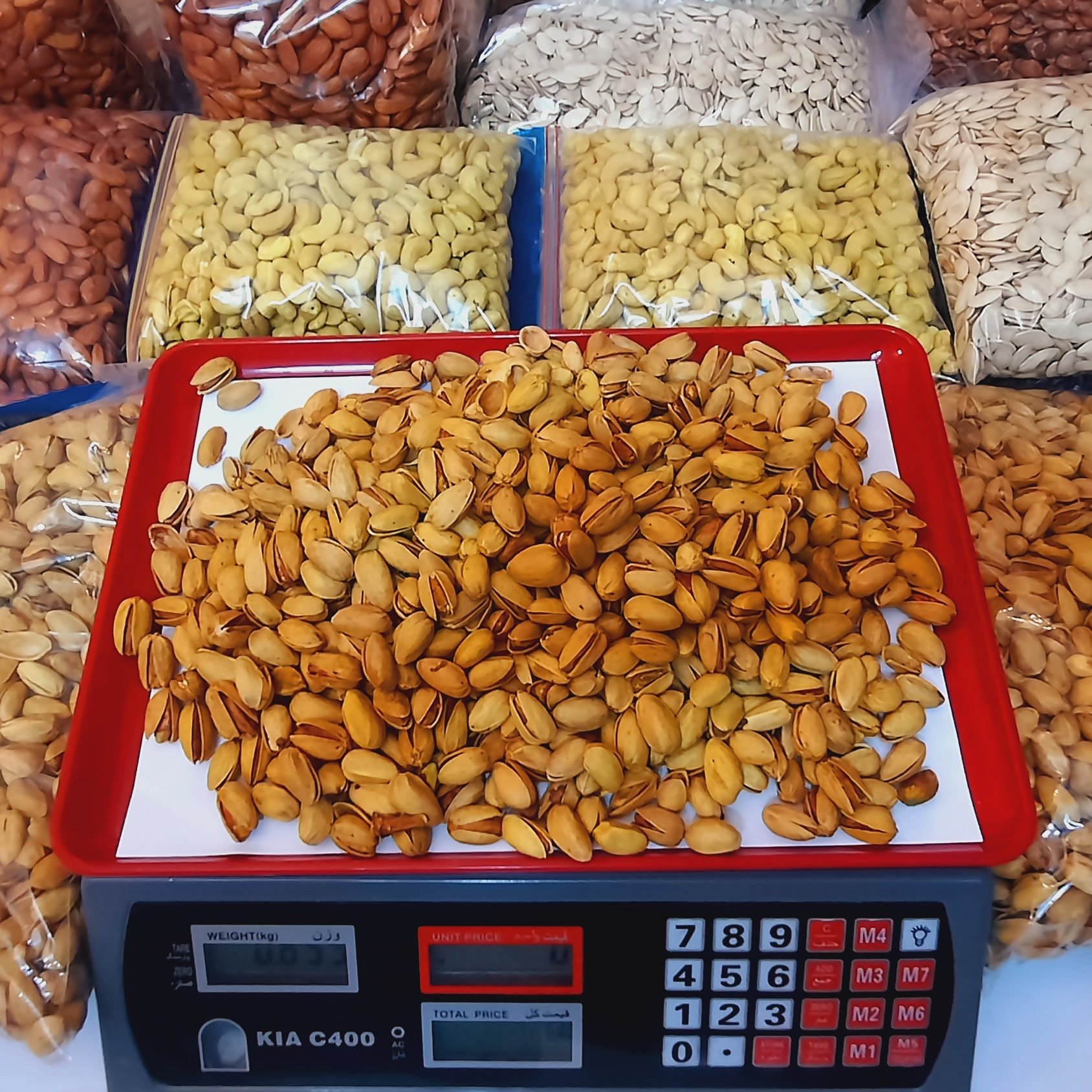 پسته اکبری خندان ممتاز (900گرم خالص)