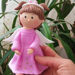 عروسک فرشته کوچولو زیبا_ساخته شده با خمیر نشکن _کاربرد: تزئین کیک