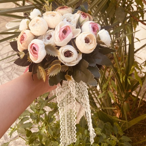 دسته گل زیبای عروس مناسب فرمالیته و عروسی