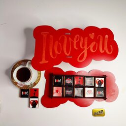 باکس هدیه سوپرایز  ولنتاین با 20  عدد شکلات کاکایویی با طراحی و چاپ رایگان (عکس و ایده مشتری) 