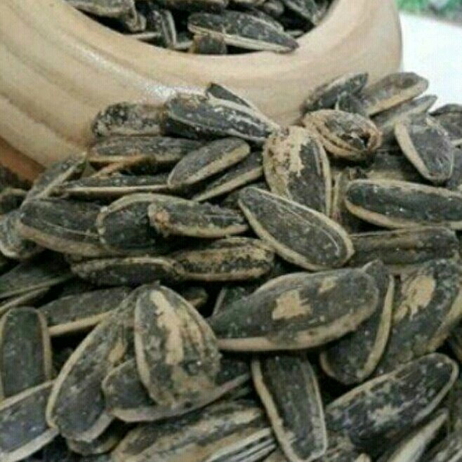 تخمه دورسفیدباطعم ساده نمکی 1کیلویی