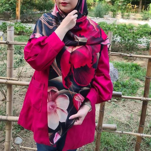 روسری نخ ابریشمی سایز 140 در دو طرح مختلف گلدار دور دست دوز مناسب بهار و تابستان 