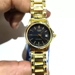 ساعت مچی زنانه casio صفحه طلایی و مشکی بند استیل طلایی ثابت قفل فشاری باکیفیت  ارسالرایگان