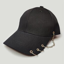 کلاه کپ مشکی پرسینگی بغل زنجیر دار کد 9289