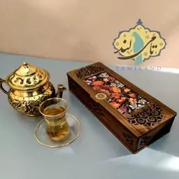 جعبه دمنوش و تنقلات چوبی سه خانه ی گلشن  طرح گل و مرغ سیاه طراحی اختصاصی تامی لند