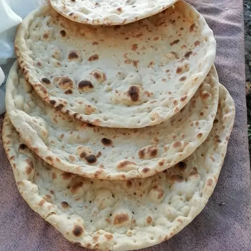 نان سبوس دار محلی