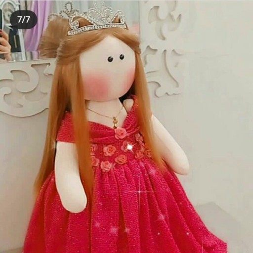 عروسک دست ساز روسی طرح پرنسس با لباس قرمز
