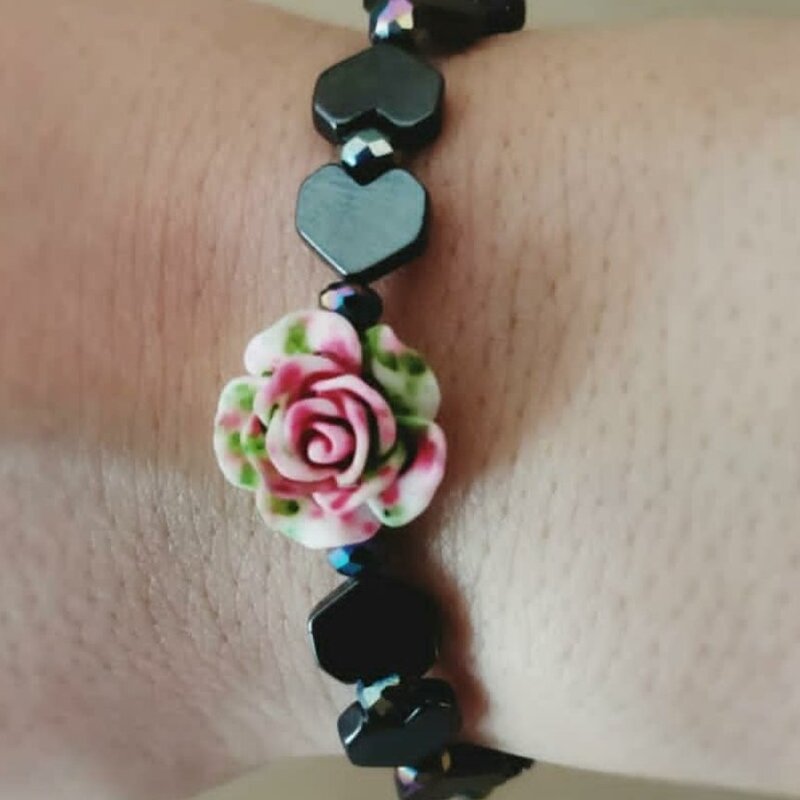 دستبند حدید با گل سرامیکی