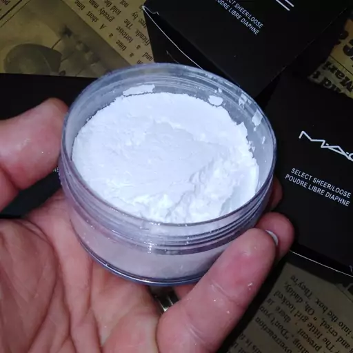 پودر فیکساتور سفید Fixing Powder بیرنگ کیفیت عالی پودر بیک پودر فیکساتور صورت مناسب فیکس پودر فیکس بیک ثابت کننده آرایش 