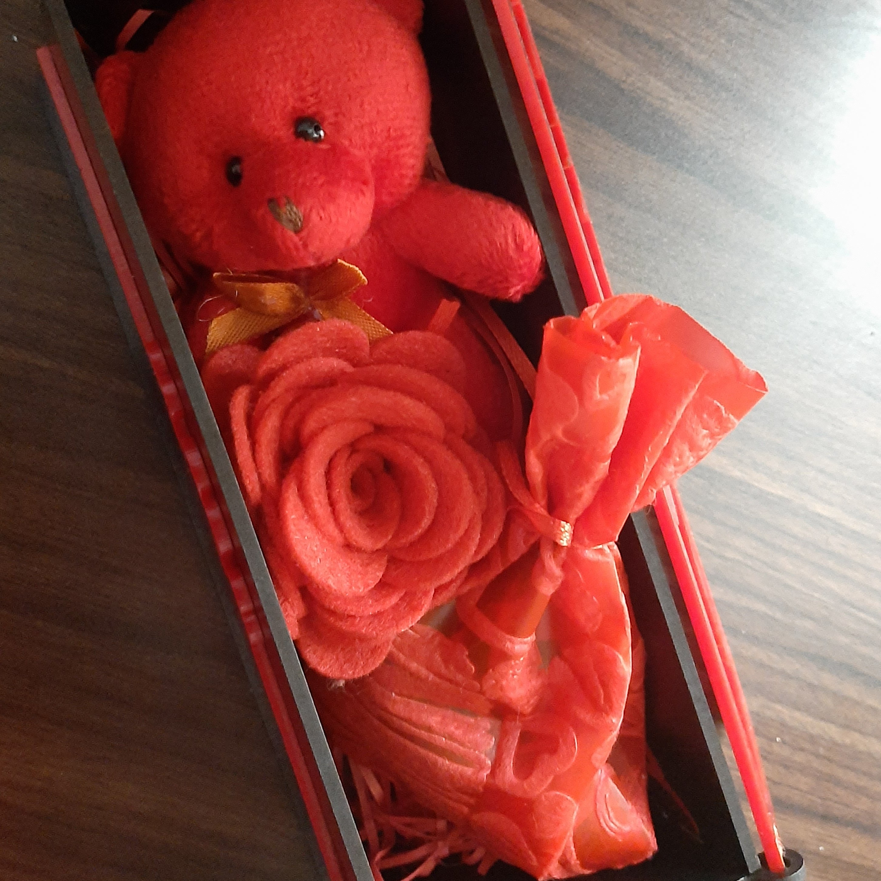 حعبه چوبی هدیه لاو