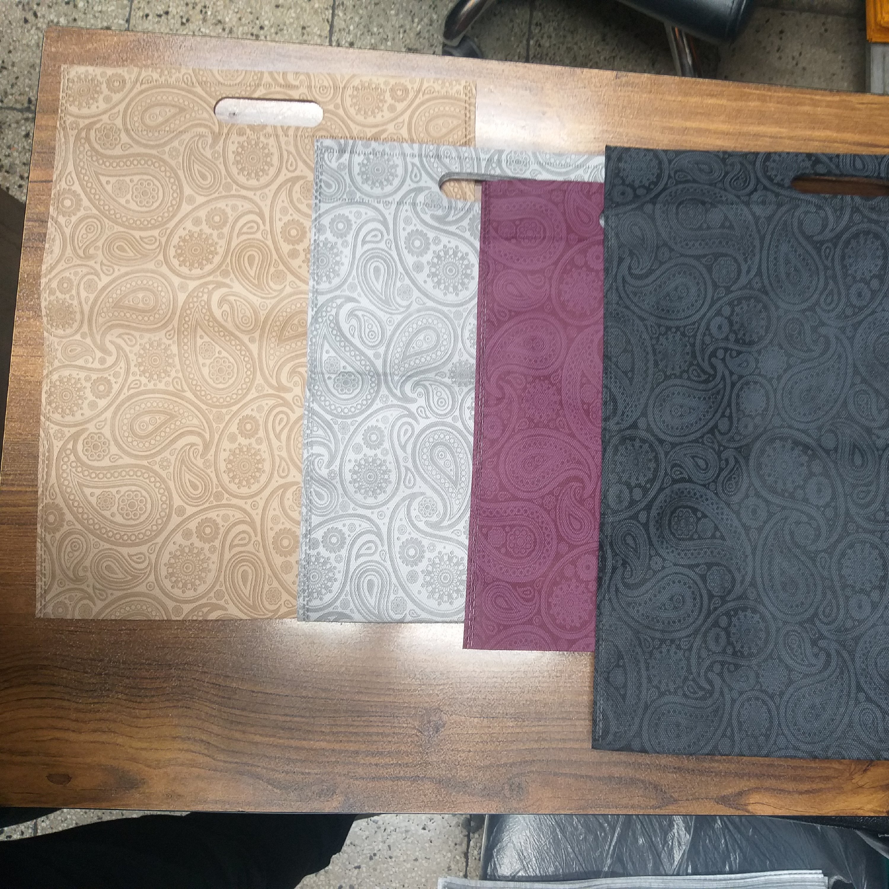 کیسه خرید و ساک دستی پارچه ای  100 عددی طرح دار سایز 40 در 50