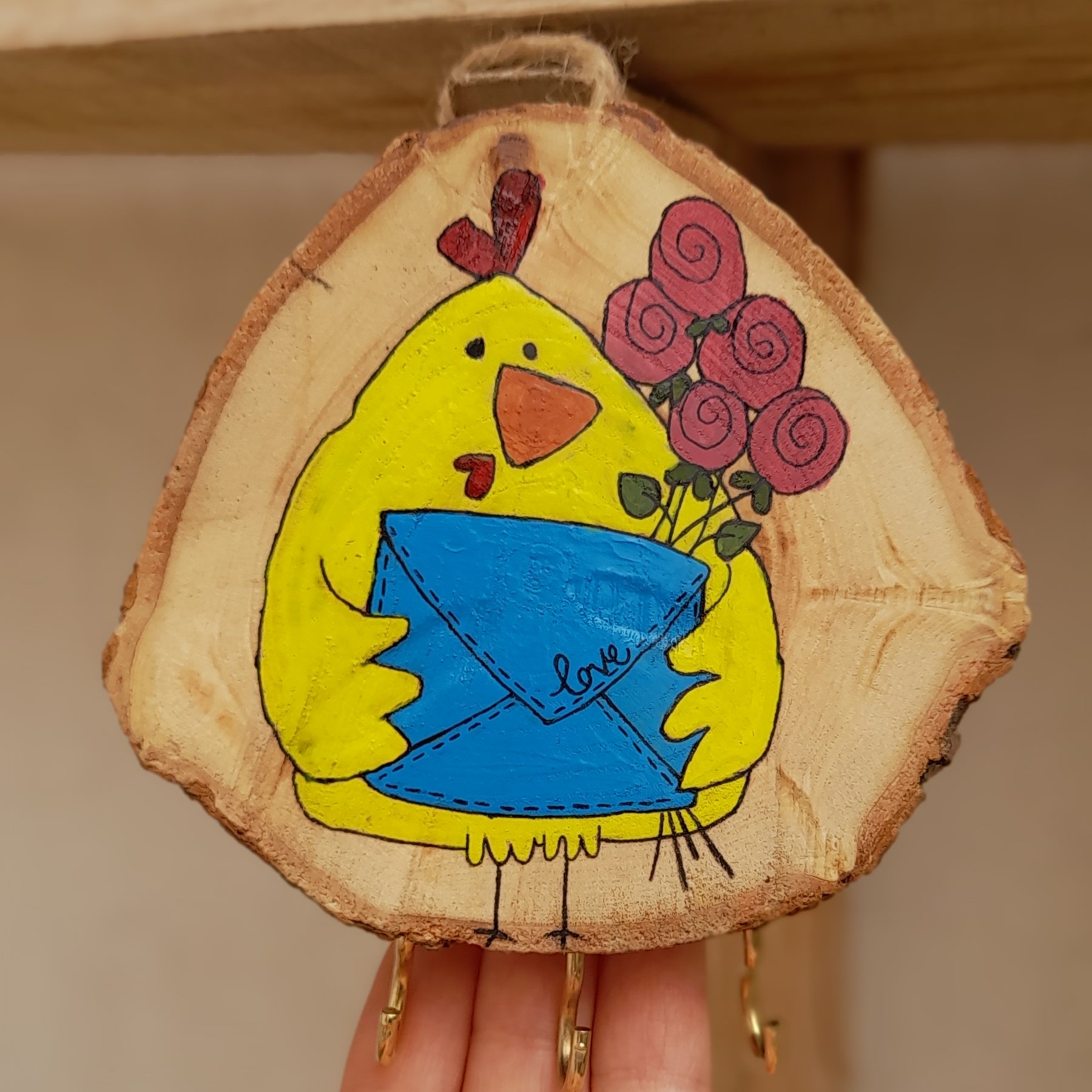 جاکلیدی چوبی،جاکلیدی آویز،دکوری،هدیه خاص،ست دوستی،جوجه طلایی،جاکلیدی فانتزی،دکوری خاص،هدیه تولد