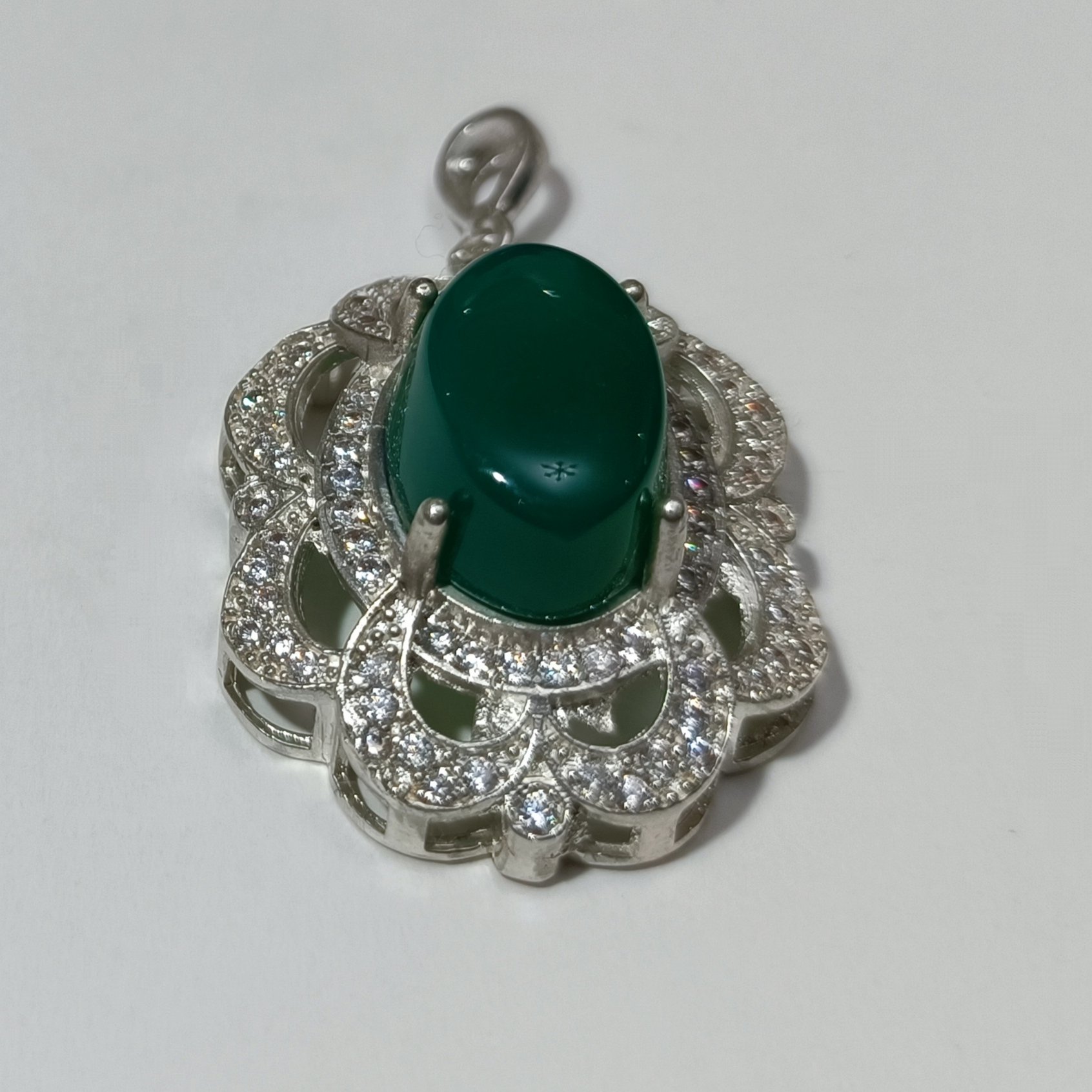 پلاک تو گردنی زنانه نقره 925 مخراج کاری شده بسیار زیبا نگین عقیق سبز یمانی کد 353