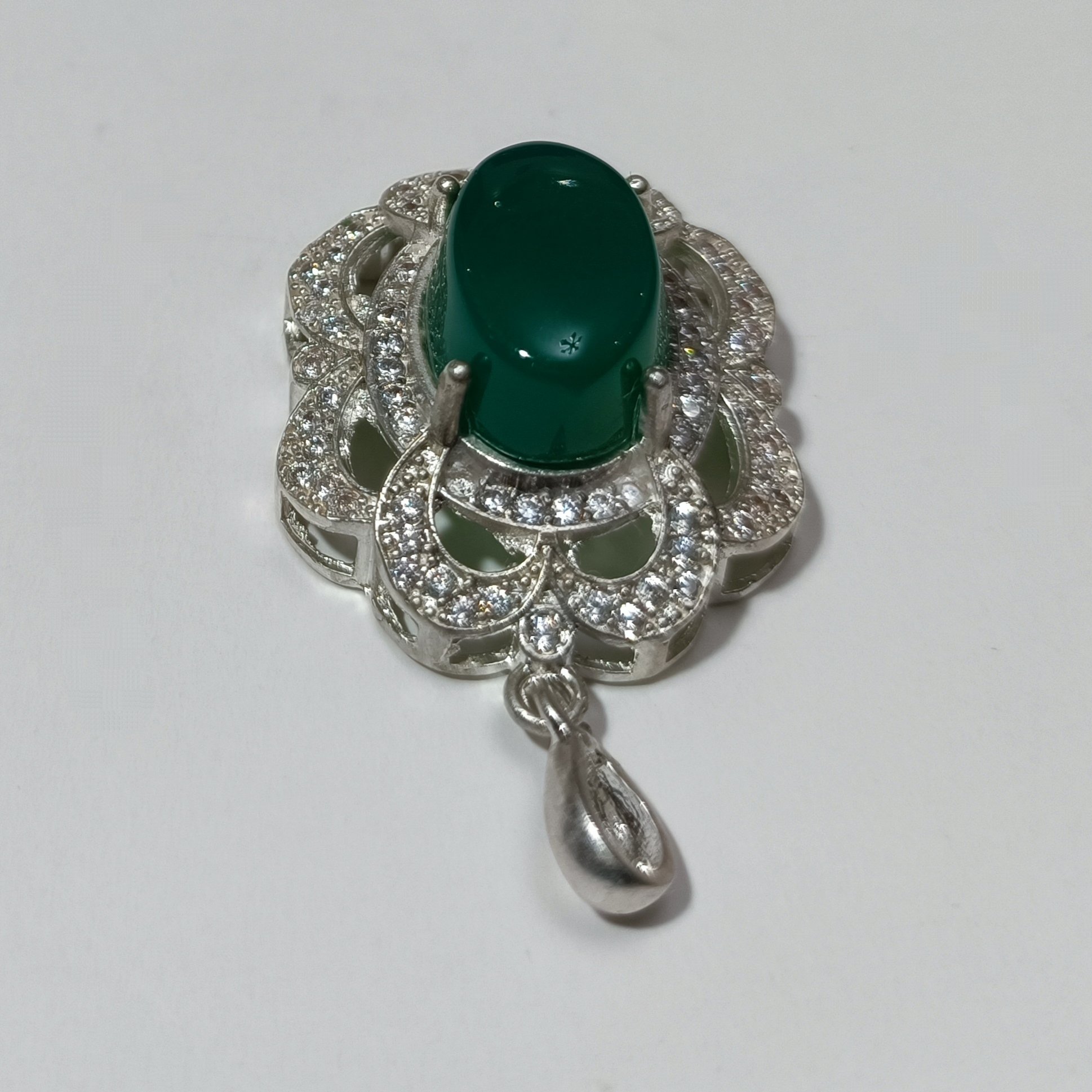 پلاک تو گردنی زنانه نقره 925 مخراج کاری شده بسیار زیبا نگین عقیق سبز یمانی کد 353