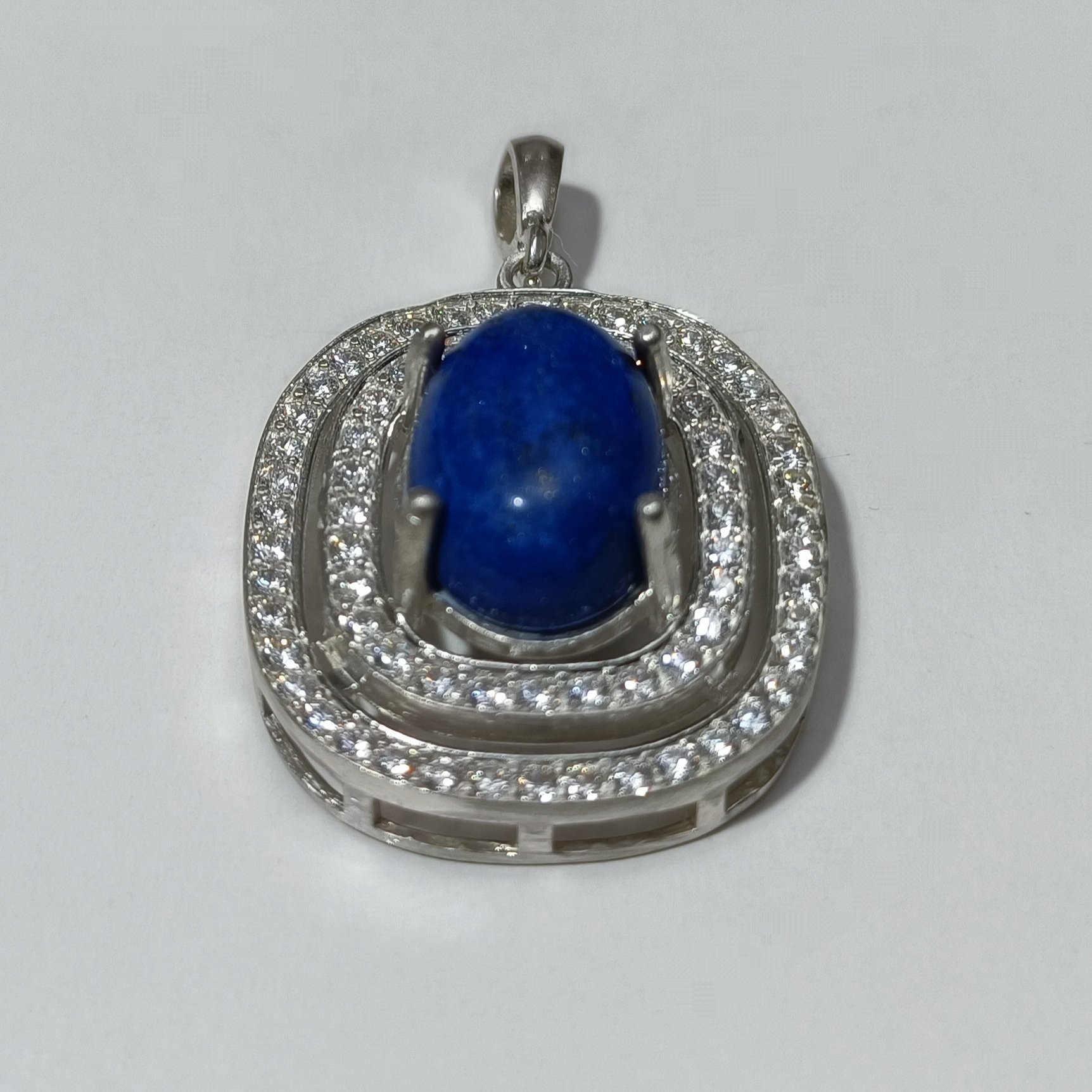 پلاک تو گردنی زنانه نقره 925 مخراج کاری شده بسیار زیبا نگین لاجورد افغان کد 359