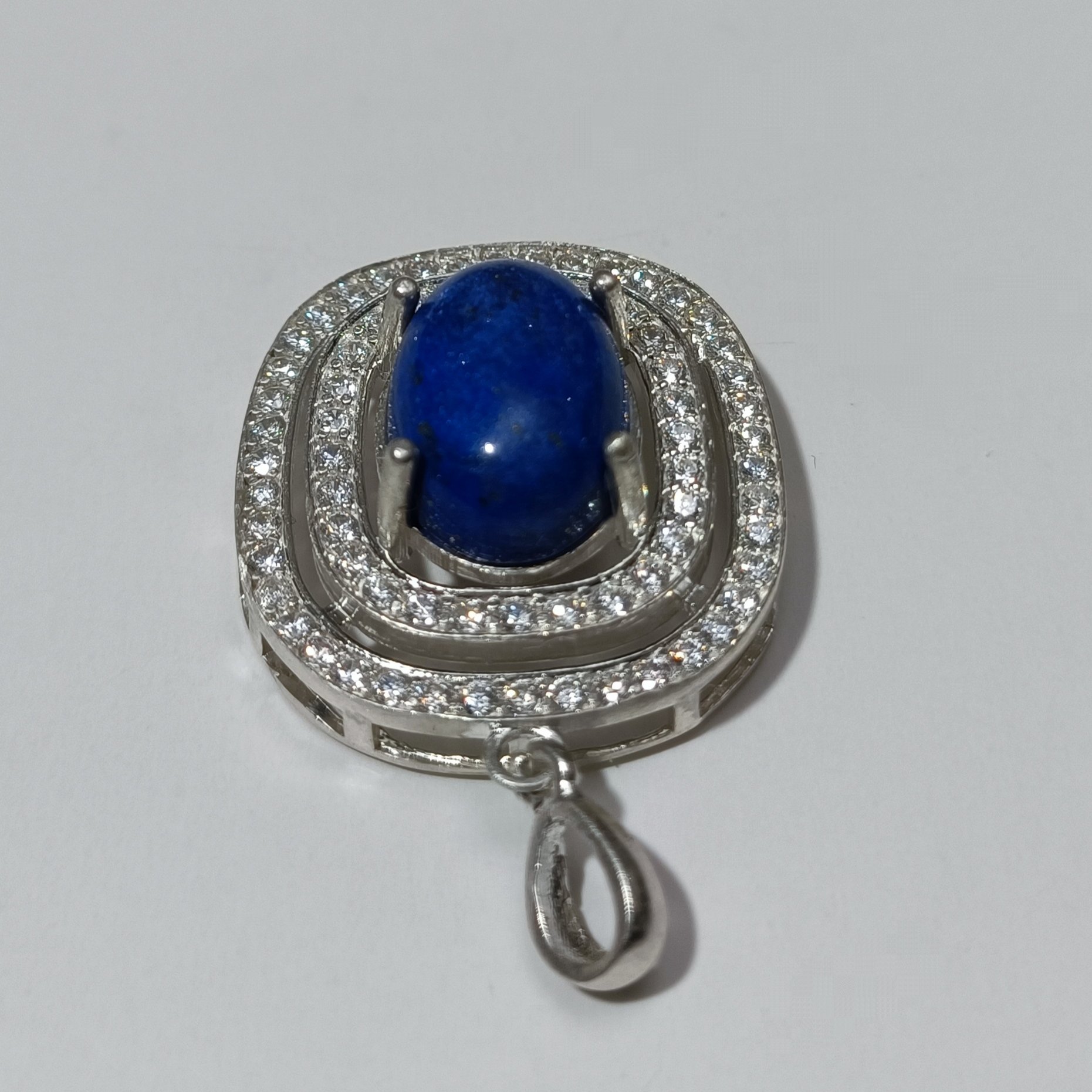 پلاک تو گردنی زنانه نقره 925 مخراج کاری شده بسیار زیبا نگین لاجورد افغان کد 359