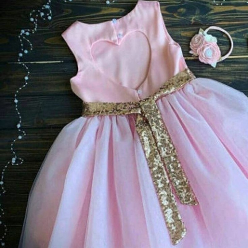 لباس پرنسسی کودک 
رنگ صورتی . سایز یک تا 7 سال