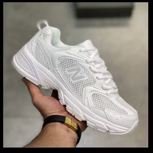 کتونی اسپرت اورجینال نیوبالانس 530 newbalance سفید مشکی طوسی جنس خوب و جدید دخترانه و پسرانه