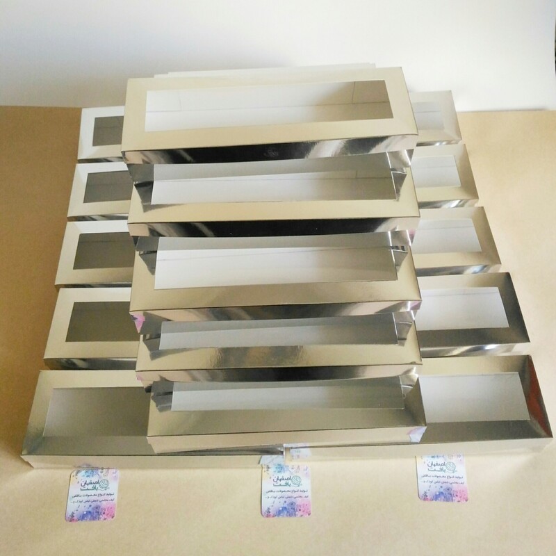جعبه کادو ویترینی آینه ای نقره ای 30 در 10 ارتفاع 5 سانت 
