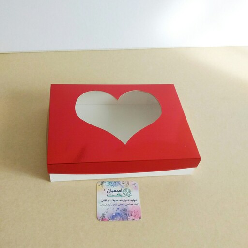 جعبه کادو ویترینی  درب قلبی آینه ای قرمز 15 در 20 سانت ارتفاع 4