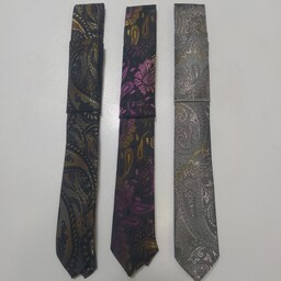 کراوات ترک همراه با دستمال جیب و آویز با بلندی 150سانتیمتر سوزن دوزی بیش از 30 مدل متنوع 