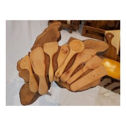 کفگیر  و ملاقه چوبی آشپزخانه  چوب گردو رنگ طبیعی چوب ضد آب با روغن طبیعی 
