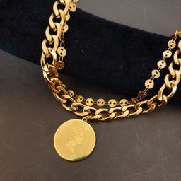 دستبند زنانه دو رج کارتیرو زنجیر سکه ای و آویز سکه الیزابتی