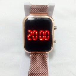 ساعت مردانه و پسرانه صفحه مشکی ال ای دی LED با بند توری فلزی با قفل آهن ربایی کاملا قابل تنظیم، چراغ قرمز در سه رنگ