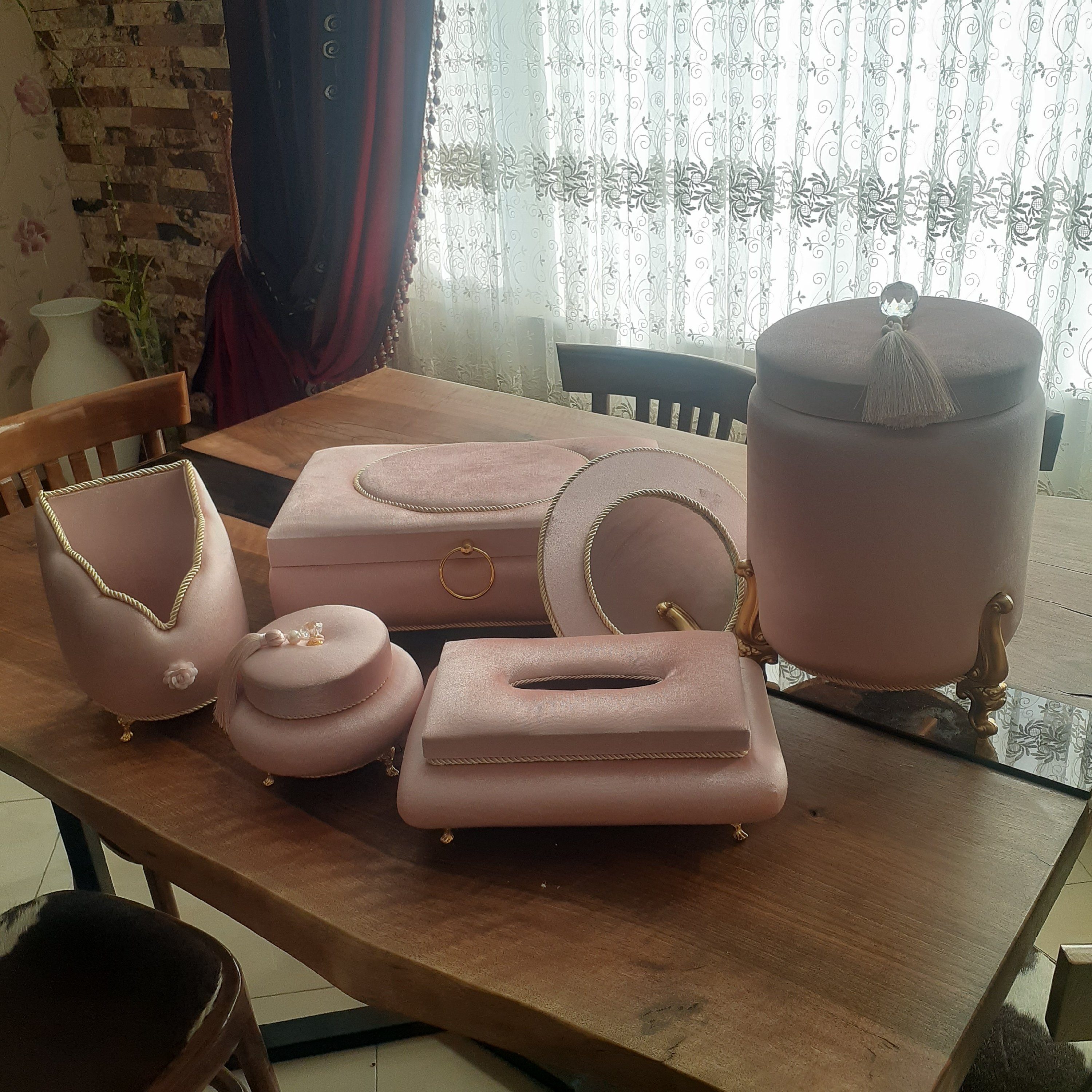 جعبه دستمال کاغذی مخمل چوبی باروکش مخمل  بدون دیزاین
