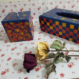 جعبه ی چوبی  دستمال و قندان با رنگ پتینه ی آبی قرمز و زرد 