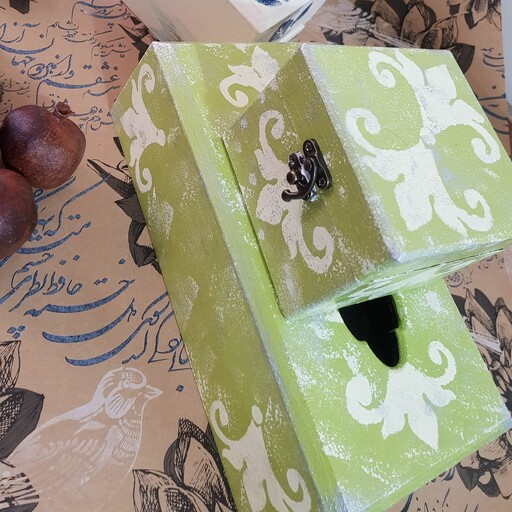 جعبه ی چوبی دستمال و جواهراتبا  رنگ پتینه ی سبز  و نقره ای