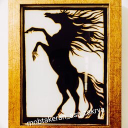 تابلو ویترای اسب طلایی