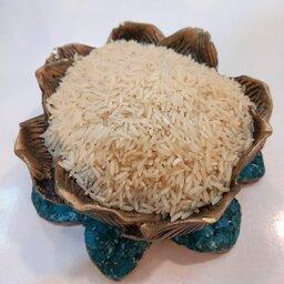 برنج صدری دم سیاه عطری درجه یک  کیسه های 10 کیلویی محصول گیلان و امسال  تضمین کیفیت 