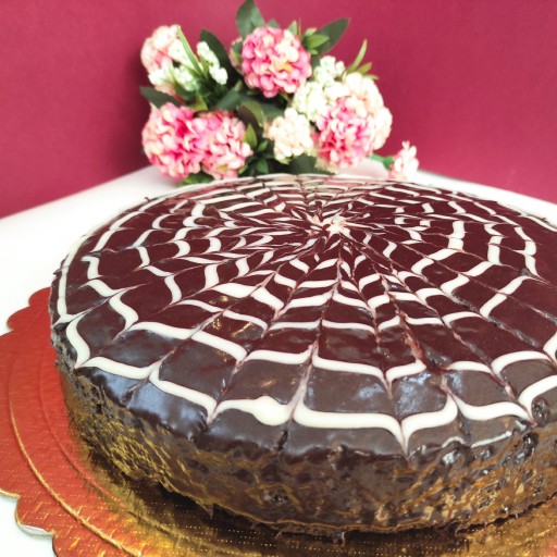 کیک شکلاتی کافی شاپی با روکش گاناش وزن یک کیلو