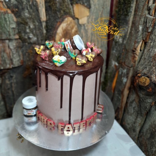 کیک شکلاتی فوق لاکچری
باتزیین شکلاتهای دست ساز خانگی مخصوص شهزاد