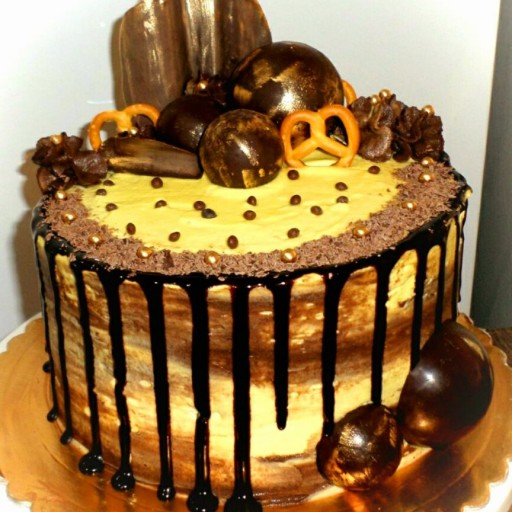 کیک شکلاتی کلاسیک...با تزئینات شکلات