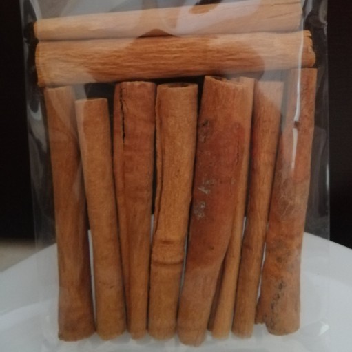 چوب دارچین سیگاری (لوله ای) بسیار خوش عطر و طعم در بسته بندی 40 گرمی