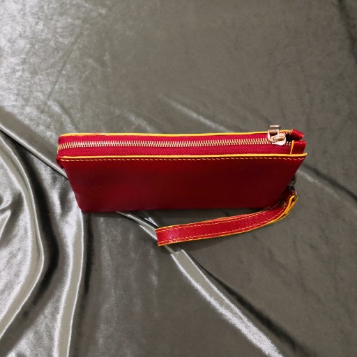 کیف پول زنانه دستی کاملا دست دوز و ساخته شده از چرم طبیعی سلیز متوسط از برند سکویا