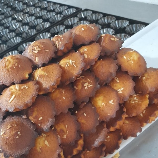 کیک یزدی اعلا  اصل یزد با هل گلاب وماست